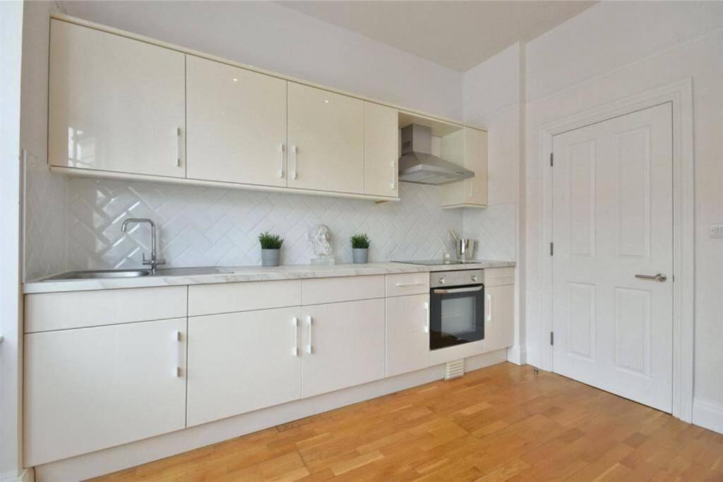 Luxury 3 Bed Apartment - Huge Outdoor Terrace & Amazing Transport Links London Kültér fotó